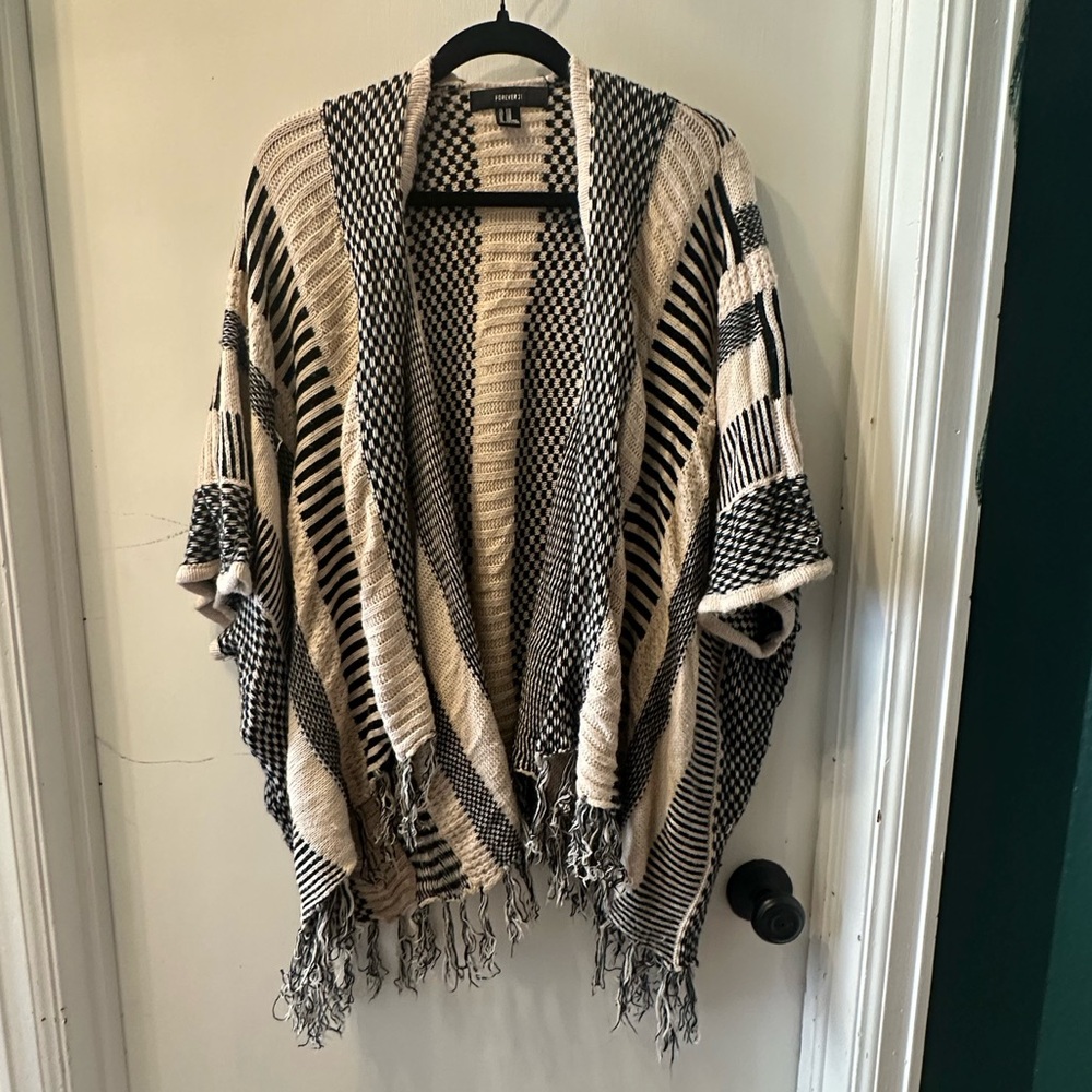 Forever 21 Black and Cream Patterned Poncho